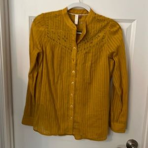 Gold blouse with shimmer threading - runs big